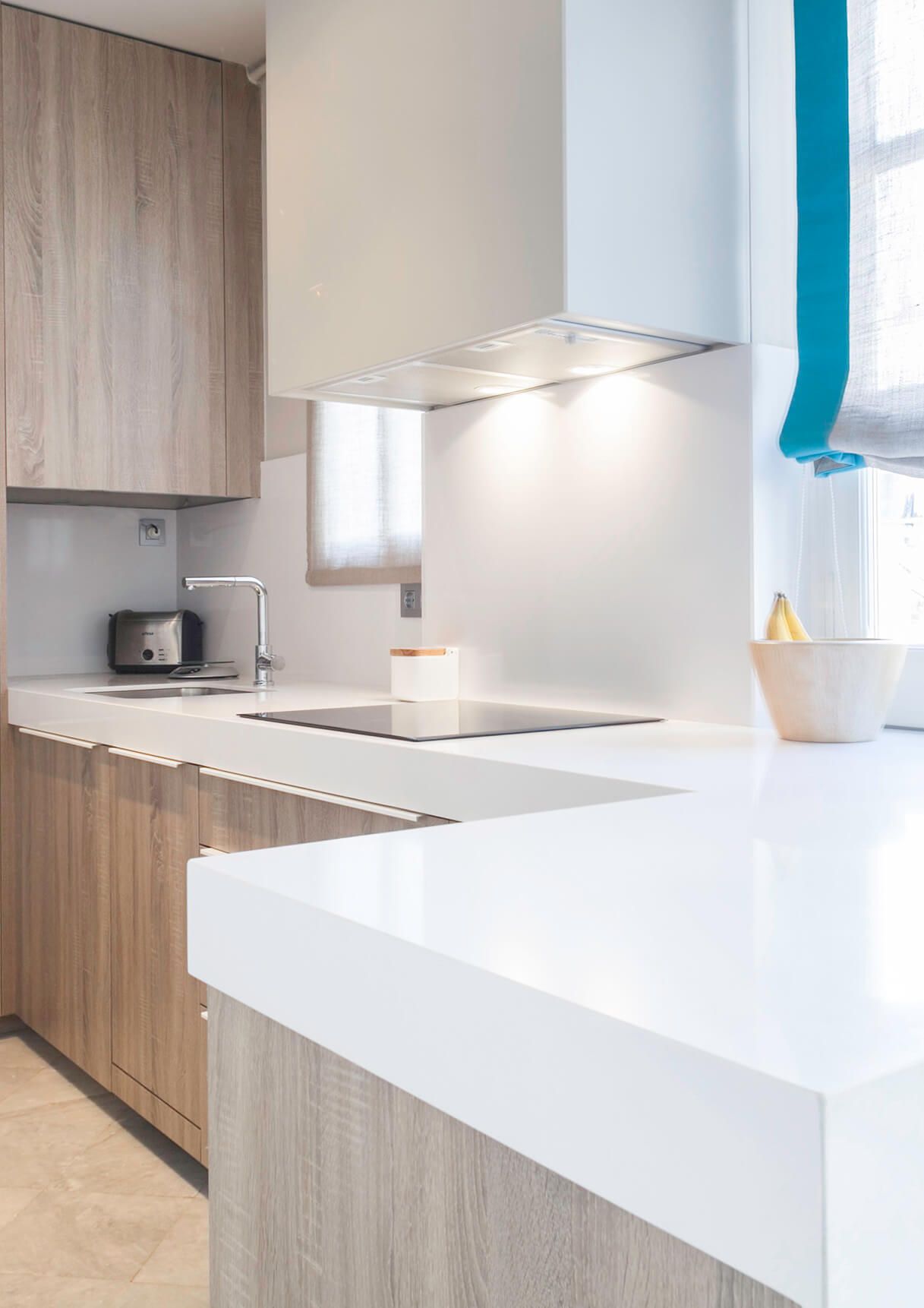 cocina con encimera de silestone